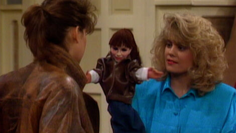 S8E019 Boy About the House