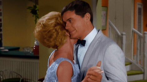 S1E030 I'll Never Forget What's Her Name