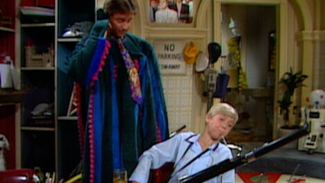 S2E009 Sounds of Silence