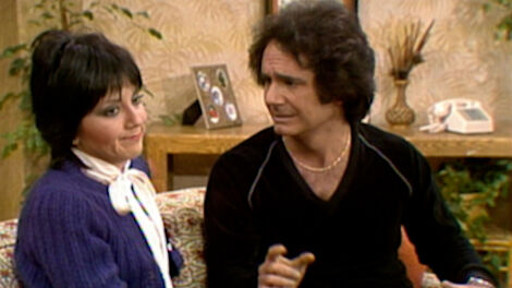 S4E015 Larry Loves Janet