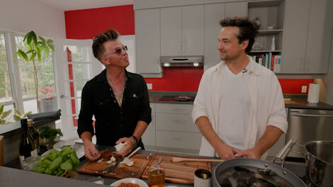 S2E011 Tasty Bites and Musical Delights with Mike Farris