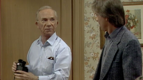 S4E006 The Trouble With Harry