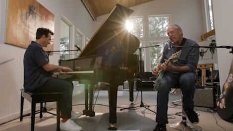 S2E005 Shrimpin' with the Blues with Tom Lavin