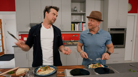 S2E004 Country with a Side of Chicken with Aaron Pritchett