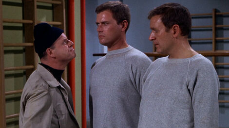 S3E005 My Master, the Weakling