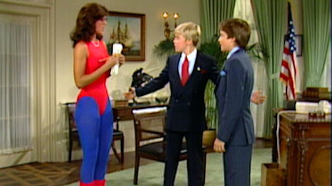 S2E005 Mr. President