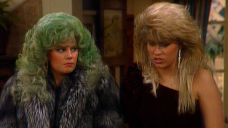 S9E017 Let's Face the Music