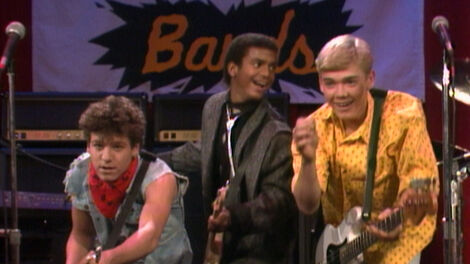 S5E015 Band on the Run