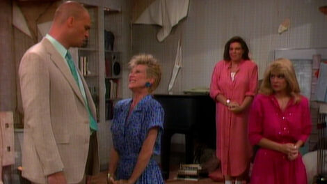 S9E002 Down and Out in Malibu: Part 2