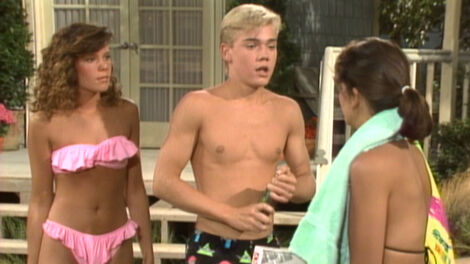 S5E005 The Beach House