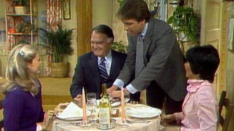 S6E021 Critic's Choice