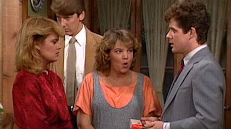 S6E003 Love at First Byte