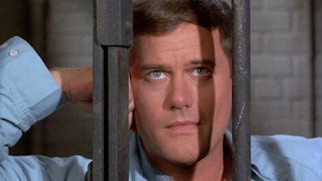 S4E021 Jeannie for the Defense