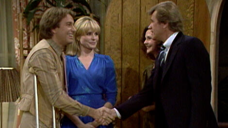 S8E009 The Odd Couples