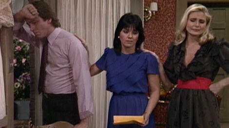 S7E006 Opening Night