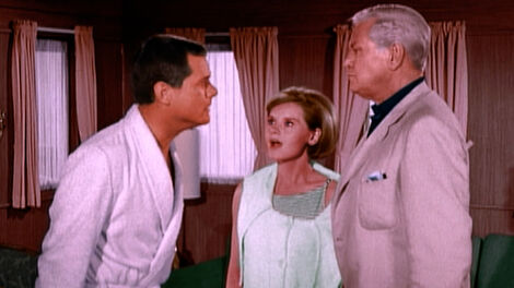 S1E006 The Yacht Murder Case