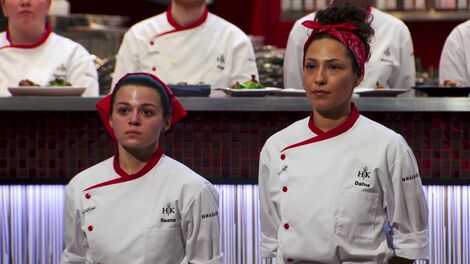 S21E002 Just Wingin' It